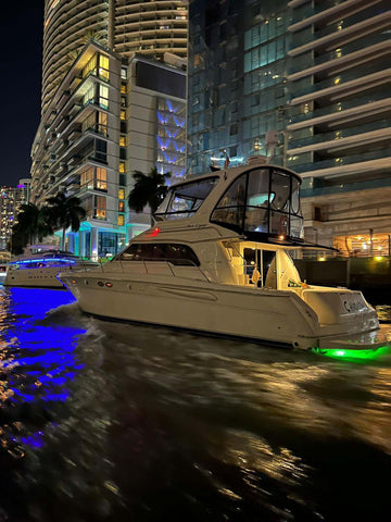 Rental Great Flybridge 48”  Miami yatch (Capacity max 13 people)