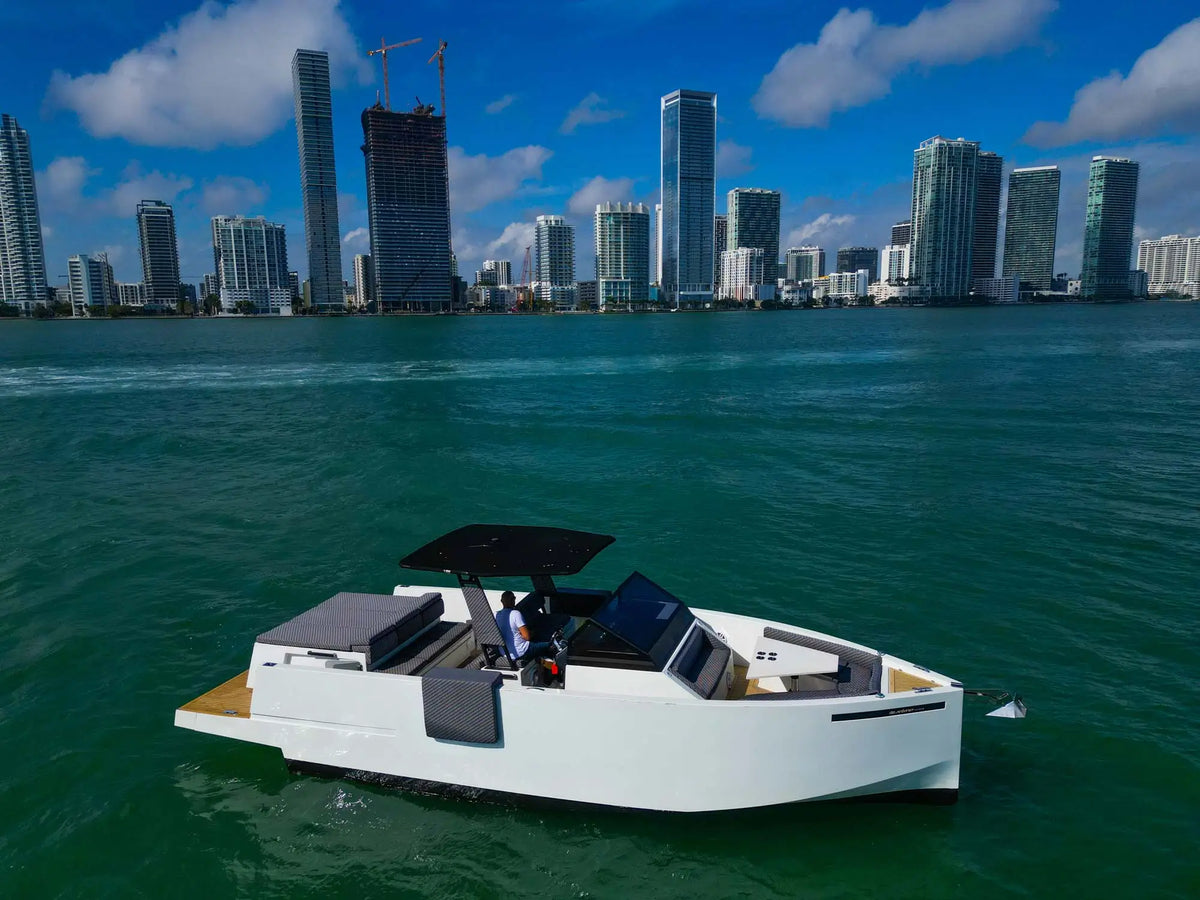 Rental Antonio 33” Miami yatch (Capacity max 12 people )