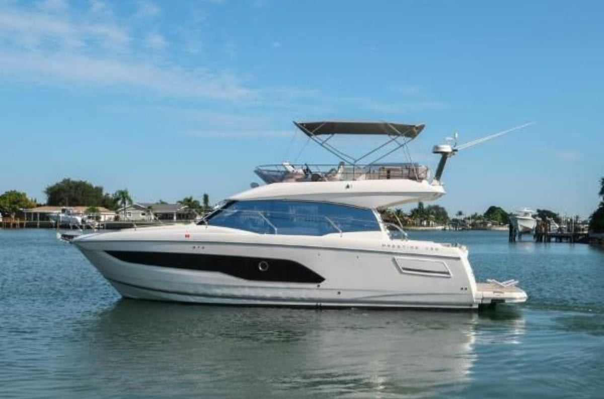 Rental Prestige 47” Miami yatch (Capacity max 13 people )